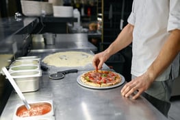 How To Reduce Food Waste and Protect Margins in Pizza Shops