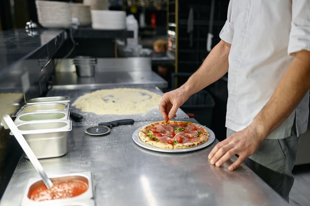 How To Reduce Food Waste and Protect Margins in Pizza Shops